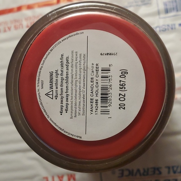 Yankee Candle Holiday Cheer 20oz Signature 2-wick NEW - Picture 2 of 5